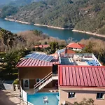 Casa Do Lagar Feriehus Geres